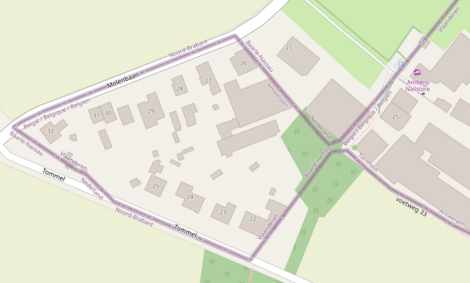 OpenStreetMap screenshot with buildings having non-square shapes to fit inside the border